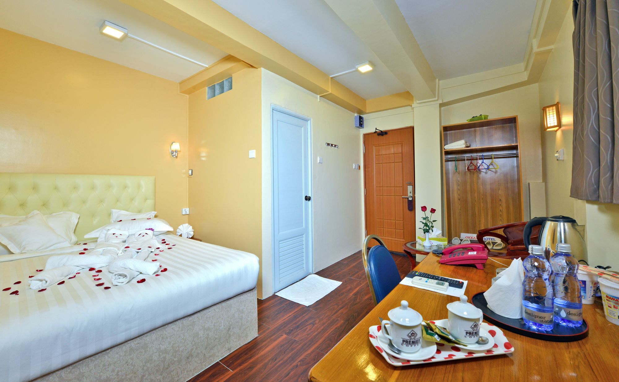 Okkala Hotel Yangon Luaran gambar
